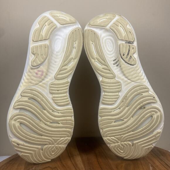 Brooks Glycerin 22 Almond Peach London Fog Womens White Size 11 Running Shoes - Picture 8 of 10